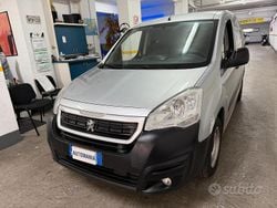 Grigio Usata 2017 Peugeot Partner Tepee Monovolume | 9800 € (Ottimo prezzo)