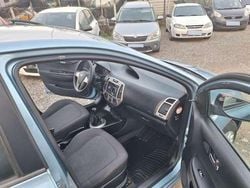 Blu/azzurro Usata 2009 Hyundai i20 Premium Due volumi | 2000 € (Buon prezzo)
