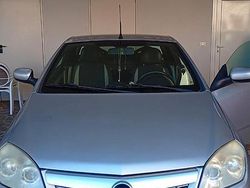 Grigio Usata 2008 Opel Tigra Cabrio | 3500 € (Molto cara)