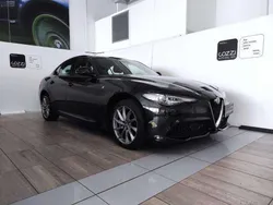 Nero Usata 2023 Alfa Romeo Giulia Ti Tre volumi | 41.900 € (Buon prezzo)