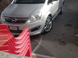Grigio Usata 2011 Opel Zafira Monovolume | 3250 € (Ottimo prezzo)