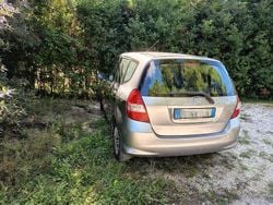 Grigio Usata 2005 Honda Jazz S Due volumi | 1700 € (Buon prezzo)
