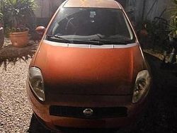 Rosso Usata 2007 Fiat Grande Punto Due volumi | 1700 €