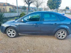 Usata 2007 Ford Focus Tre volumi | 2000 €