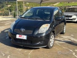 Nero Usata 2006 Toyota Yaris Tre volumi | 3500 € (Ottimo prezzo)