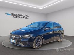 Grigio Usata 2023 Mercedes B180 Advanced Monovolume | 26.500 € (Super prezzo)