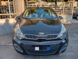 Grigio Usata 2014 Kia Rio Active Tre volumi | 5900 € (Buon prezzo)