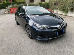 Blu Usata 2015 Toyota Auris Tre volumi | 8000 €