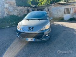 Grigio Usata 2010 Peugeot 207 Tre volumi | 2499 € (Ottimo prezzo)