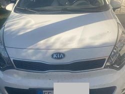Bianco Usata 2016 Kia Rio Tre volumi | 3000 € (Ottimo prezzo)