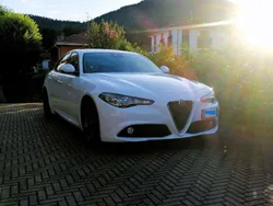 Bianco Usata 2018 Alfa Romeo Giulia Super Tre volumi | 18.700 € (Buon prezzo)
