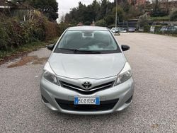 Grigio Usata 2012 Toyota Yaris Due volumi | 2990 € (Super prezzo)
