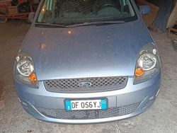 Blu Usata 2007 Ford Fiesta Tre volumi | 2500 € (Ottimo prezzo)