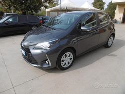 Grigio Usata 2020 Toyota Yaris Hybrid Business Edition Tre volumi | 14.750 € (Buon prezzo)