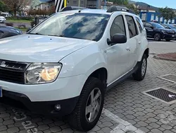 Bianco Usata 2012 Dacia Duster Lauréate SUV | 6890 € (Buon prezzo)
