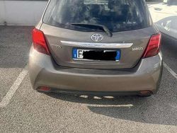 Usata 2017 Toyota Yaris Business Edition Tre volumi | 8500 € (Buon prezzo)
