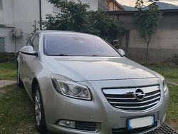 Grigio Usata 2010 Opel Insignia Tre volumi | 6000 € (Buon prezzo)