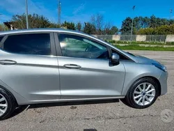 Argento Usata 2018 Ford Fiesta Due volumi | 8200 € (Buon prezzo)