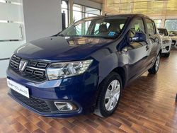 Blu/azzurro Usata 2017 Dacia Sandero Lauréate Due volumi | 8500 € (Cara)