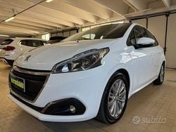Bianco Usata 2017 Peugeot 208 S Due volumi | 7490 € (Buon prezzo)