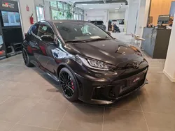 Nero Nuova 2025 Toyota Yaris Tre volumi | 55.000 € (Buon prezzo)