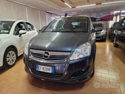 Grigio Usata 2011 Opel Zafira Monovolume | 3600 € (Buon prezzo)