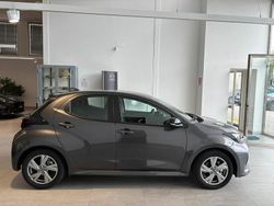 Grigio scuro metallizzato Nuova 2025 Mazda 2 Tre volumi | 21.700 €