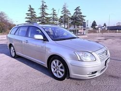 Grigio Usata 2008 Toyota Avensis Station wagon | 2490 € (Buon prezzo)