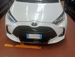 Bianco Usata 2022 Toyota Yaris Hybrid Style Tre volumi | 19.700 € (Buon prezzo)