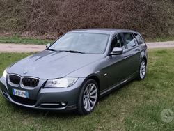 Grigio Usata 2011 BMW 318 Station wagon | 6300 € (Buon prezzo)