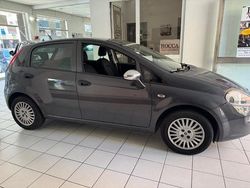Grigio scuro metallizzato Usata 2016 Fiat Punto Street Due volumi | 8500 € (Molto cara)