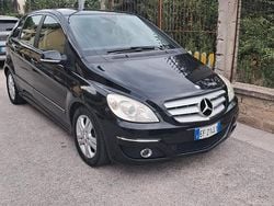 Usata 2011 Mercedes B180 Monovolume | 2500 €