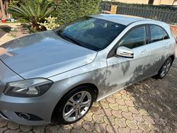 Grigio Usata 2024 Mercedes A180 Tre volumi | 8900 €