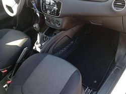 Bianco Usata 2015 Fiat Punto Street Due volumi | 6800 € (Cara)