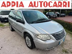 Argento Usata 2007 Chrysler Voyager Monovolume | 3499 € (Buon prezzo)