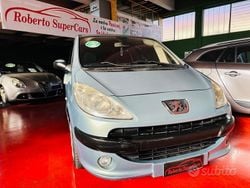 Blu Usata 2006 Peugeot 1007 Monovolume | 1999 € (Buon prezzo)