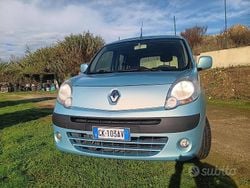 Blu Usata 2012 Renault Kangoo Monovolume | 7990 € (Molto cara)
