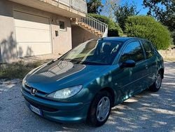 Verde Usata 2001 Peugeot 206 Due volumi | 900 € (Ottimo prezzo)