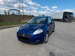 Blu Usata 2010 Fiat Punto Active Tre volumi | 2990 € (Buon prezzo)