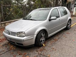 Grigio Usata 2001 VW Golf IV Tre volumi | 1500 € (Buon prezzo)