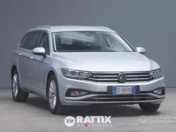 Argento Usata 2020 VW Passat Business Station wagon | 20.887 € (Buon prezzo)