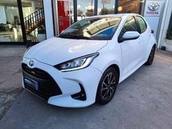Bianco Usata 2022 Toyota Yaris Hybrid Trend Tre volumi | 17.300 € (Ottimo prezzo)
