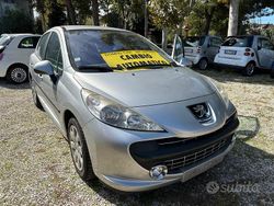 Argento Usata 2009 Peugeot 207 Tre volumi | 4950 € (Buon prezzo)