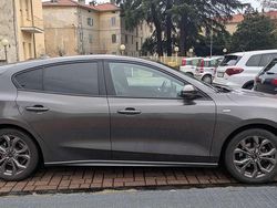 Grigio Usata 2022 Ford Focus ST-Line Tre volumi | 18.000 € (Buon prezzo)