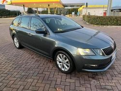 Grigio Usata 2019 Skoda Octavia Executive Station wagon | 16.000 € (Molto cara)