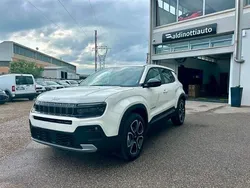 Bianco Nuova 2024 Jeep Avenger Summit SUV | 27.000 € (Cara)