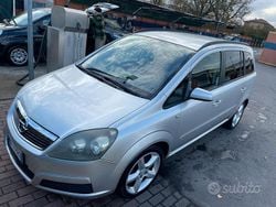 Usata 2005 Opel Zafira Monovolume | 3499 €