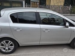 Grigio Usata 2011 Opel Corsa Tre volumi | 2500 € (Ottimo prezzo)