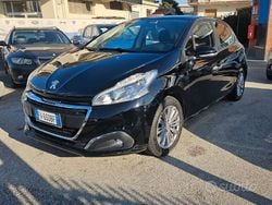Nero Usata 2019 Peugeot 208 Active Due volumi | 9800 € (Buon prezzo)