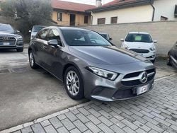 Grigio Usata 2018 Mercedes A200 Tre volumi | 19.900 € (Buon prezzo)